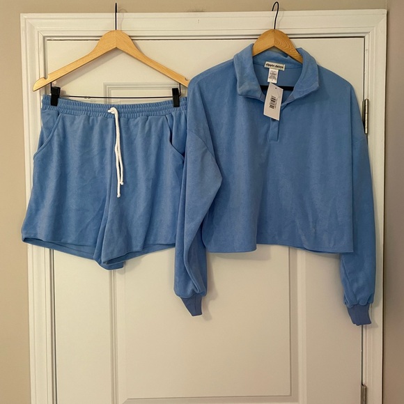 NWT Dippin' Daisy's Light Blue Terrycloth Loungewear Sweater and shorts set - Picture 2 of 7